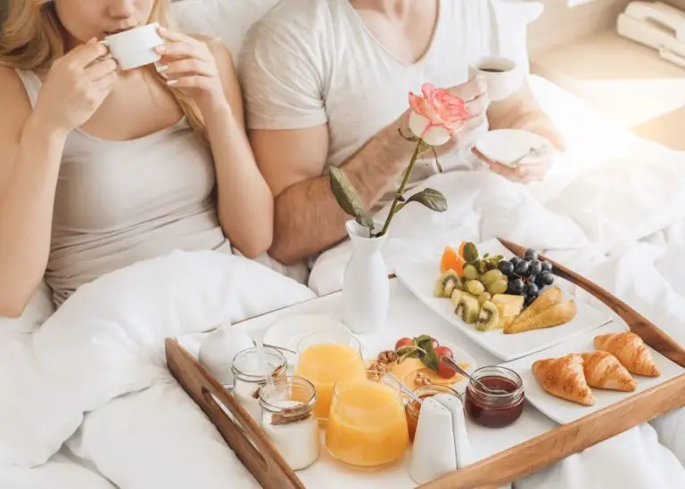 What Bedding Do Hotels Use? (And Why Does It Feel Nicer?) Comfort